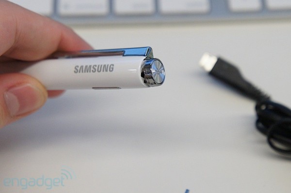 Samsung HM5100 Bluetooth S Pen делает сюрприз для Galaxy Note 10.1